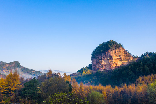 烟雨麦积山