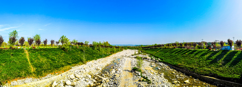 西安秦岭小峪口河全景大画幅