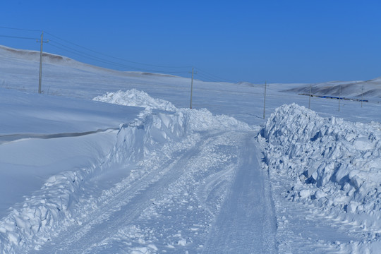 大雪封路