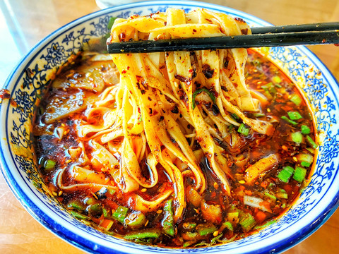 油潑面