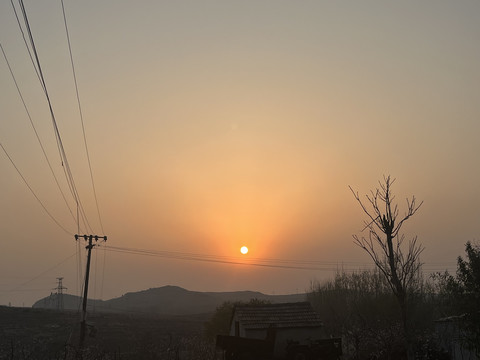 夕阳河边