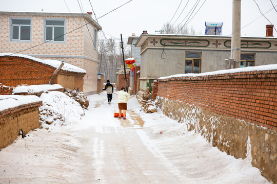 冬季扫雪的人