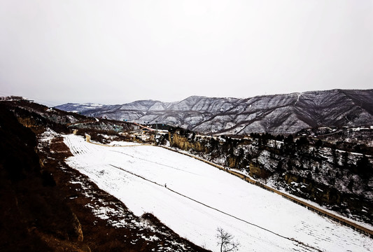 冰雪渭北旱原