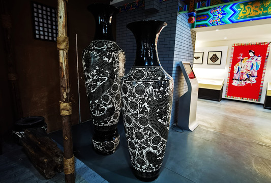 陕西铜川耀州窑大花瓶
