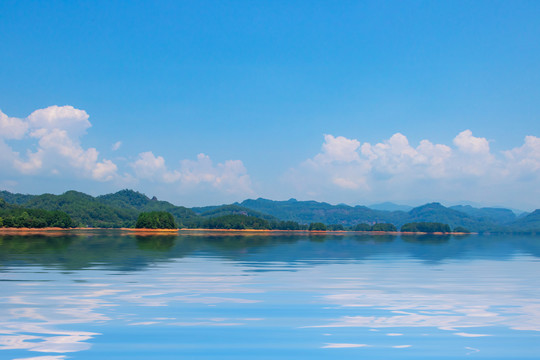 湖泊山水