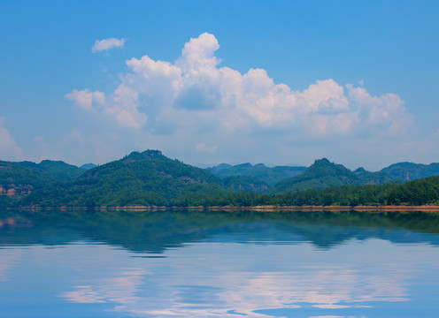 湖泊山水