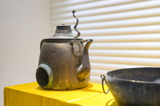 古代铜水壶