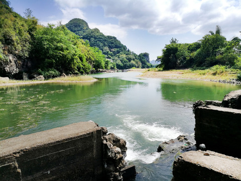 水坝闸口