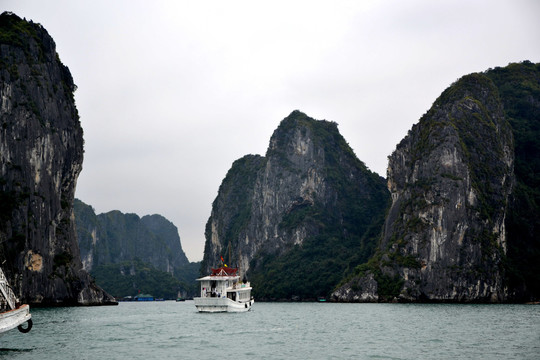 越南下龙湾海上桂林奇石