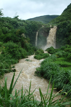 合山瀑泉瀑布
