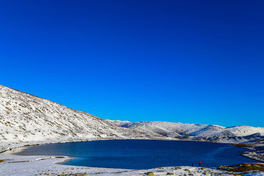 新疆高山雪景