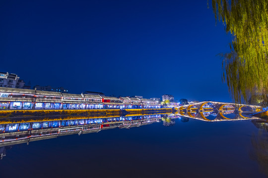 塘栖古镇旅游景点夜景