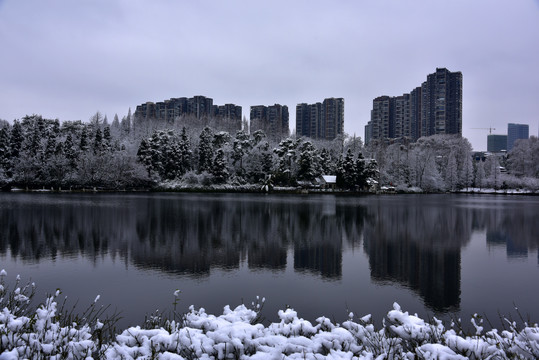 贵阳观山湖雪景