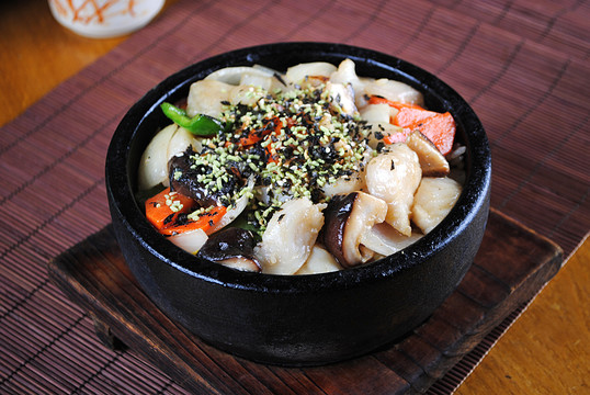 杂菇石锅饭
