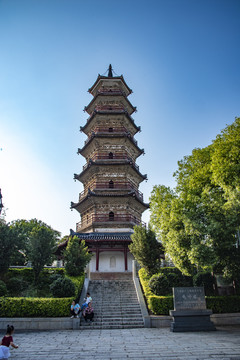 龟峰塔全景