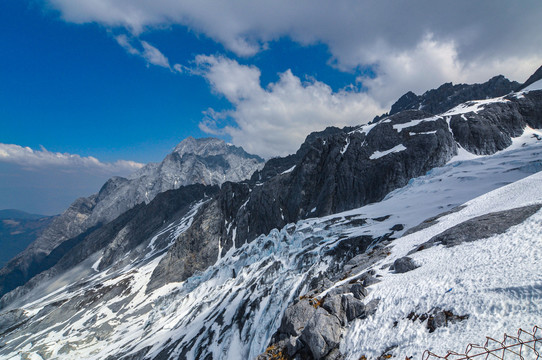 玉龙雪山