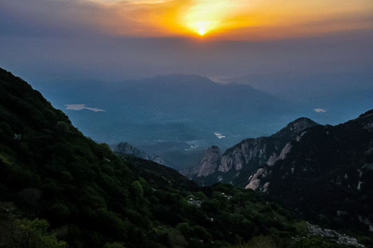 山东泰山夕阳