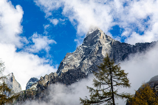 贡嘎雪山