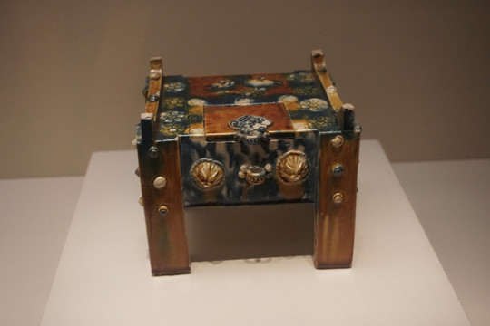 三彩釉陶方柜