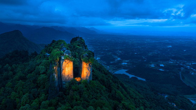 窦圌山