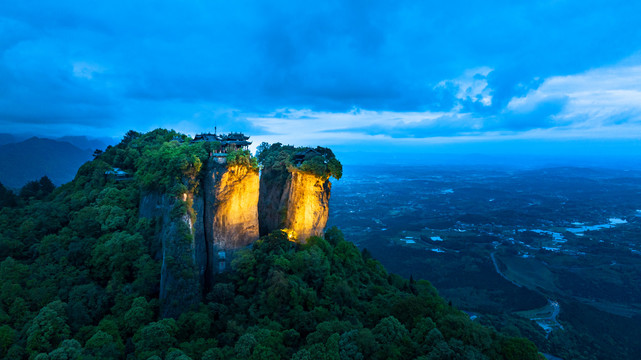 窦圌山