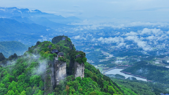 窦圌山