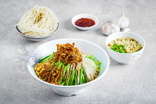 炸醬打鹵面