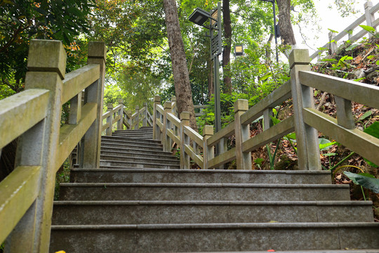 白云山古式花岗岩阶梯