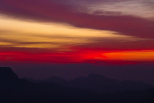 远山夕阳落日