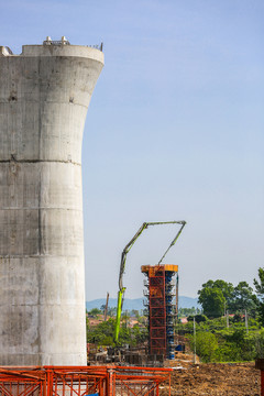 铁路桥墩浇筑