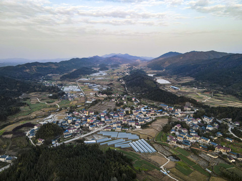 湖南丘陵乡村田园