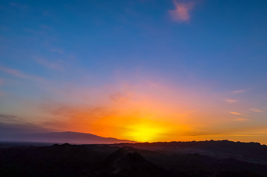 甘肃嘉峪关夕阳