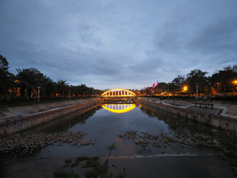 小城夜景