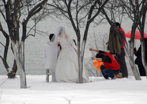 雪后拍婚纱