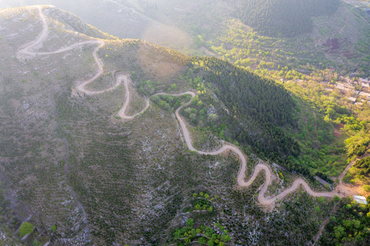 航拍济南小岭盘山路