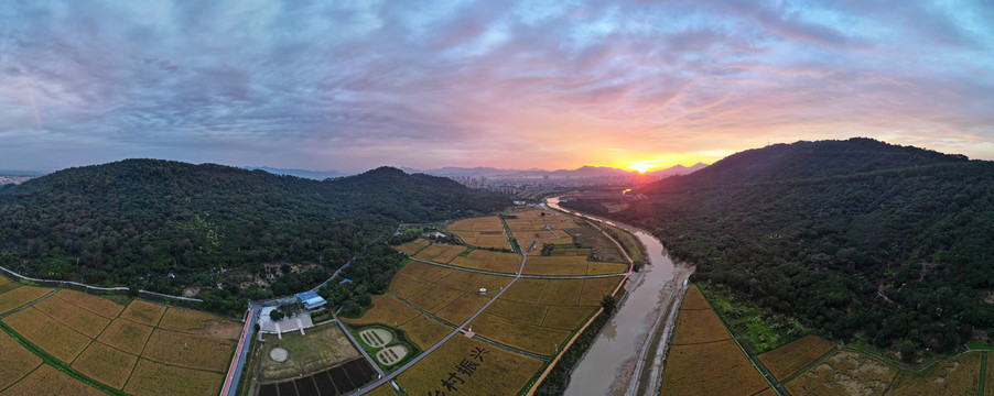 山区农村早晨