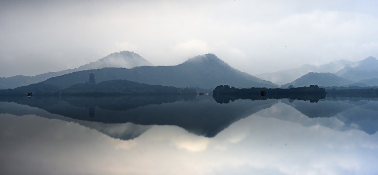 水墨西湖