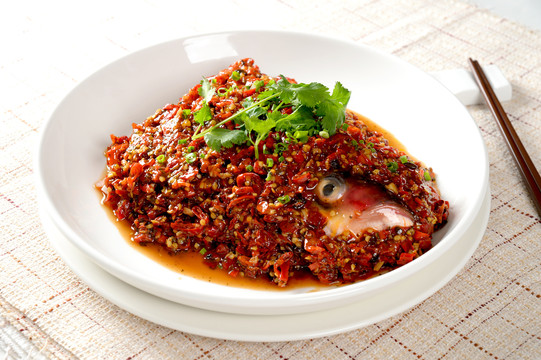 剁椒蒸大魚(yú)頭