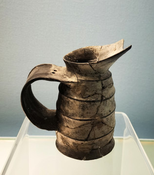 良渚文化陶壶