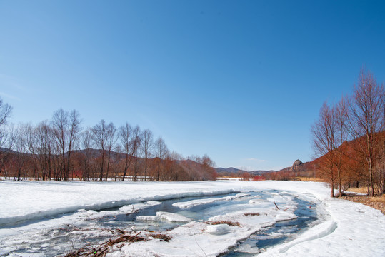 冰雪消融