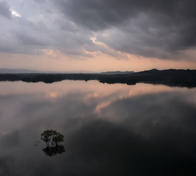 暮色山水风光