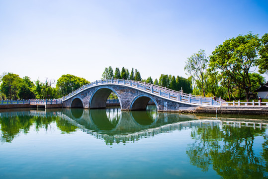 中式石拱桥