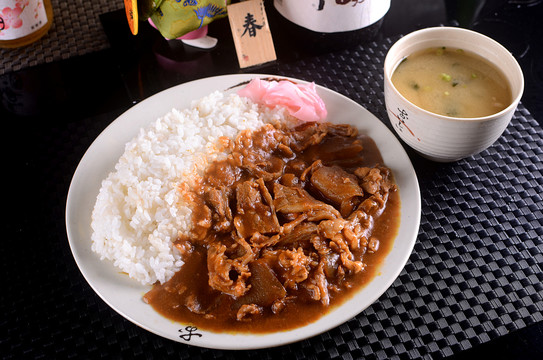 咖喱肥牛饭套餐