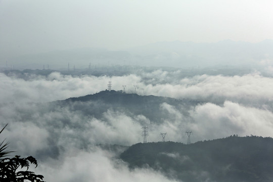 高山沟壑云海输电线塔西电东送