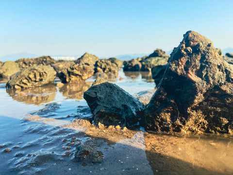 海滩礁石