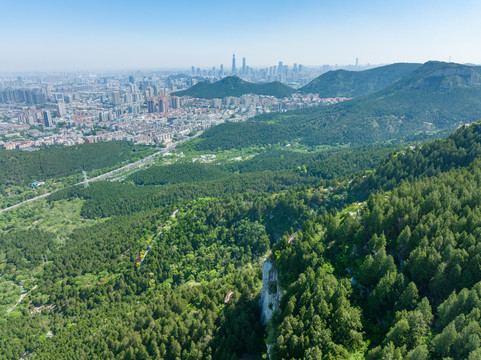 佛慧山上航拍济南都市风光