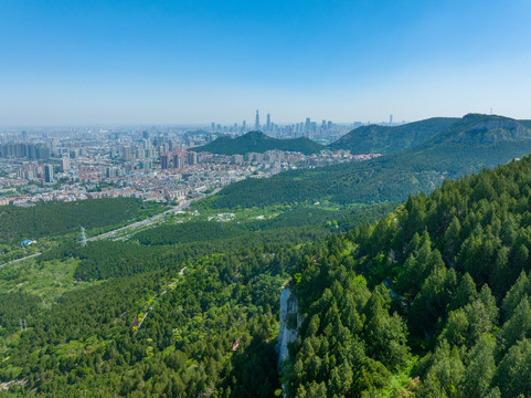 佛慧山上航拍济南都市风光