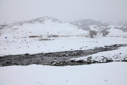 冰河雪景