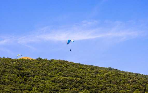 圣境山滑翔伞基地