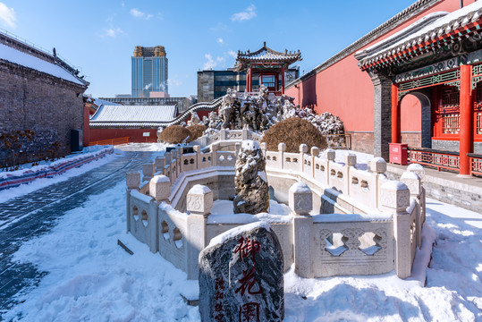 雪后沈阳清故宫的御花园